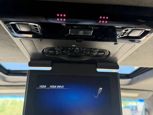 Used 2019 Cadillac Escalade Platinum AWD/4WD image 20