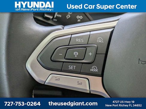 Used 2025 Volkswagen Tiguan SE w/ Panoramic Sunroof Package AWD/4WD image 36