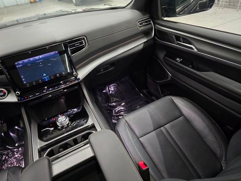 Used 2023 Jeep Wagoneer Series II image 40