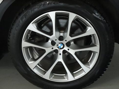Certified 2024 BMW X5 xDrive40i w/ Parking Assistance Package AWD/4WD image 40