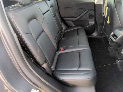 Used 2022 Tesla Model Y Performance image 21