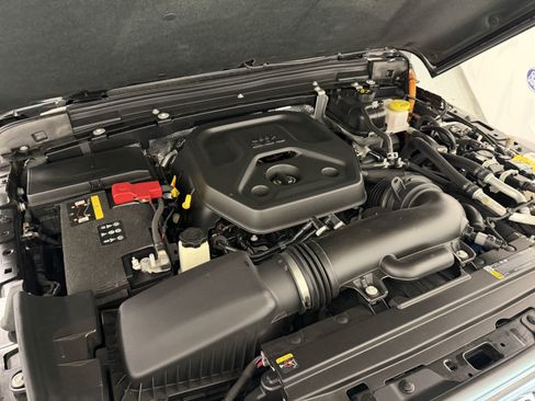 Used 2025 Jeep Wrangler Unlimited Sahara image 33