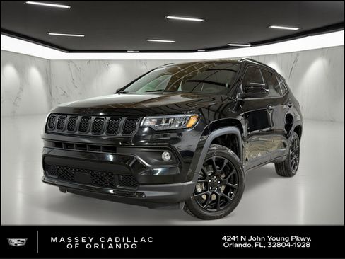 Used 2023 Jeep Compass Altitude image 1