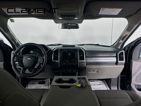 Used 2017 Ford F250 XLT w/ XLT Premium Package AWD/4WD image 12