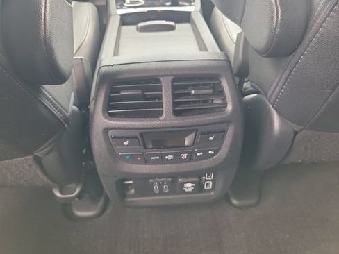 Used 2019 Honda Pilot Touring image 12