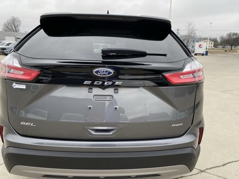 Used 2024 Ford Edge SEL w/ Convenience Package image 7
