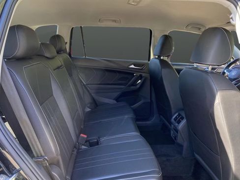 Used 2023 Volkswagen Tiguan SE image 29