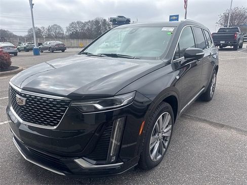 Used 2025 Cadillac XT6 Premium Luxury image 1