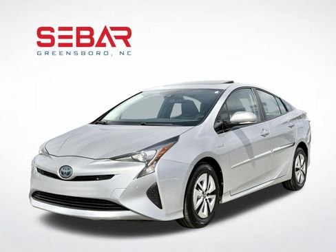 Used 2018 Toyota Prius Four w/ Advanced Technology Package image 2