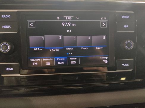 Used 2022 Volkswagen Taos S image 25