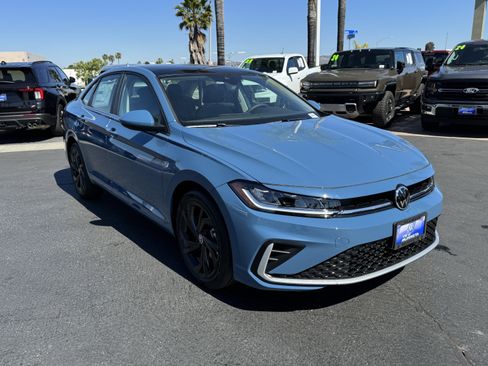 New 2026 Volkswagen Jetta SE FWD image 2