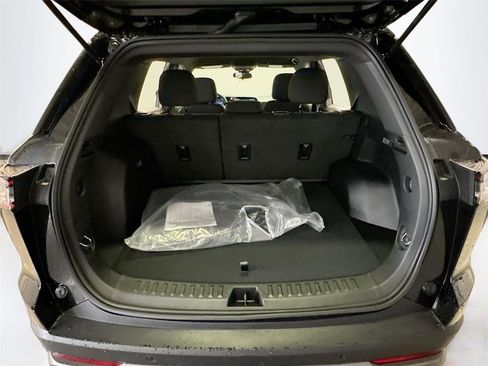 Used 2026 Chevrolet Equinox LT image 29