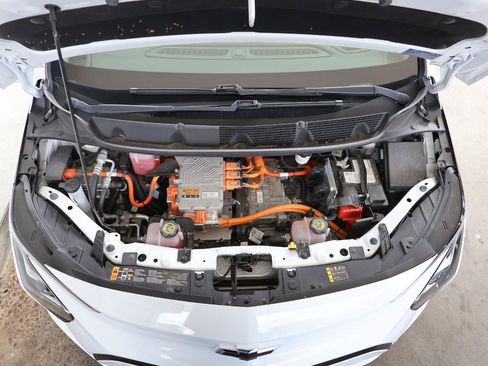 Used 2022 Chevrolet Bolt LT w/ Infotainment Package FWD image 12