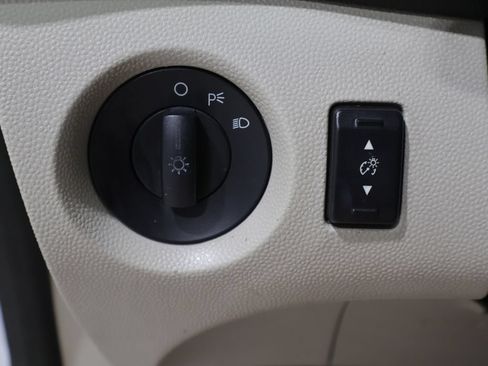 Used 2012 Ford Fiesta S FWD image 27