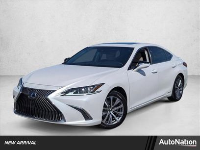 Used 2021 Lexus ES 300h w/ Accessory Package 2