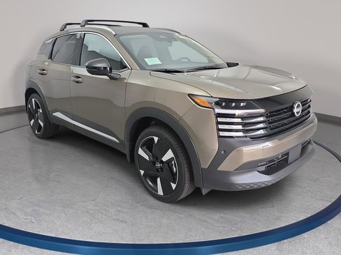 New 2026 Nissan Kicks SR w/ Cold Weather Package image 3