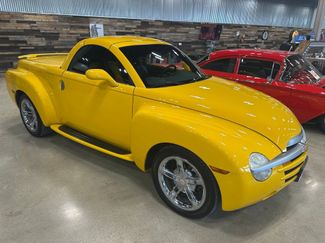 Used 2004 Chevrolet SSR w/ Preferred Equipment Group video 1