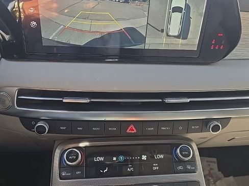 Used 2025 Hyundai Palisade Calligraphy image 3