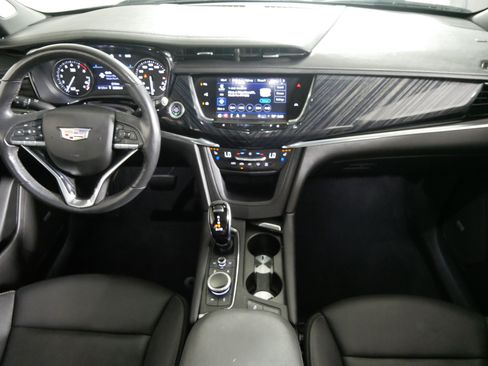 Used 2023 Cadillac XT6 Premium Luxury w/ Technology Package AWD/4WD image 10