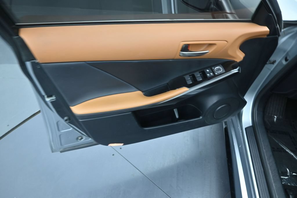 Used 2024 Lexus IS 350 F Sport RWD image 12