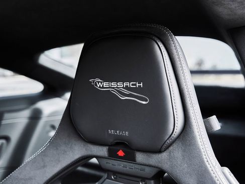 Used 2025 Porsche 911 GT3 RWD image 48
