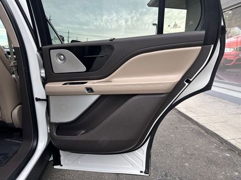 Used 2020 Lincoln Aviator Reserve w/ Equipment Group 202A image 27