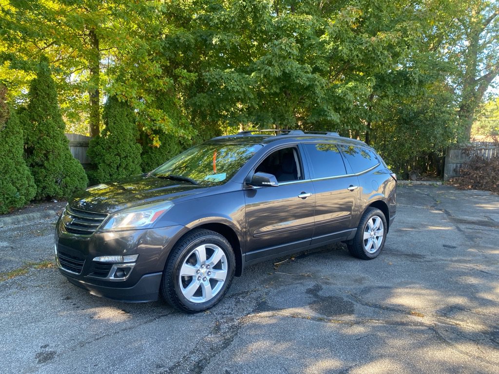 Used 2017 Chevrolet Traverse LT w/ Style and Technology Package AWD/4WD image 1