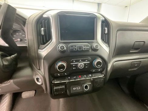 Used 2020 Chevrolet Silverado 1500 LT w/ Convenience Package AWD/4WD image 10