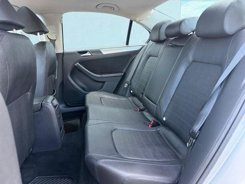 Used 2011 Volkswagen Jetta SEL FWD image 15
