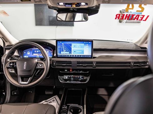 Used 2024 Lincoln Corsair Reserve w/ Jet Appearance Package image 32