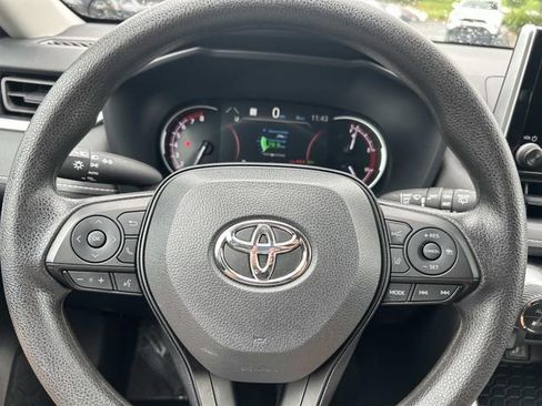 Used 2025 Toyota RAV4 XLE FWD image 26