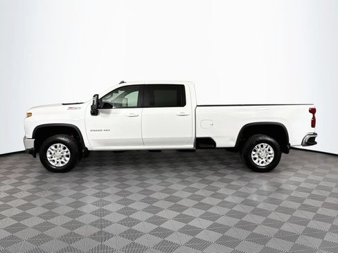 Used 2023 Chevrolet Silverado 3500 LT w/ Convenience Package AWD/4WD image 4