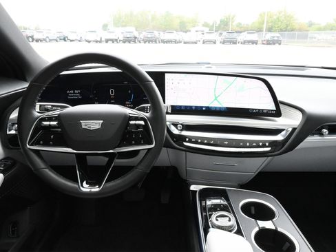 Certified 2024 Cadillac Lyriq Sport image 9