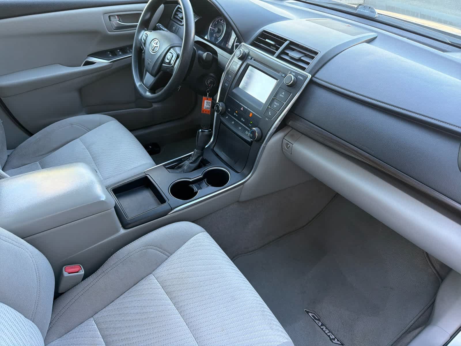 Used 2017 Toyota Camry LE FWD image 15