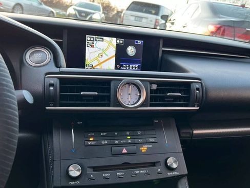 Used 2016 Lexus RC 200t RWD image 13