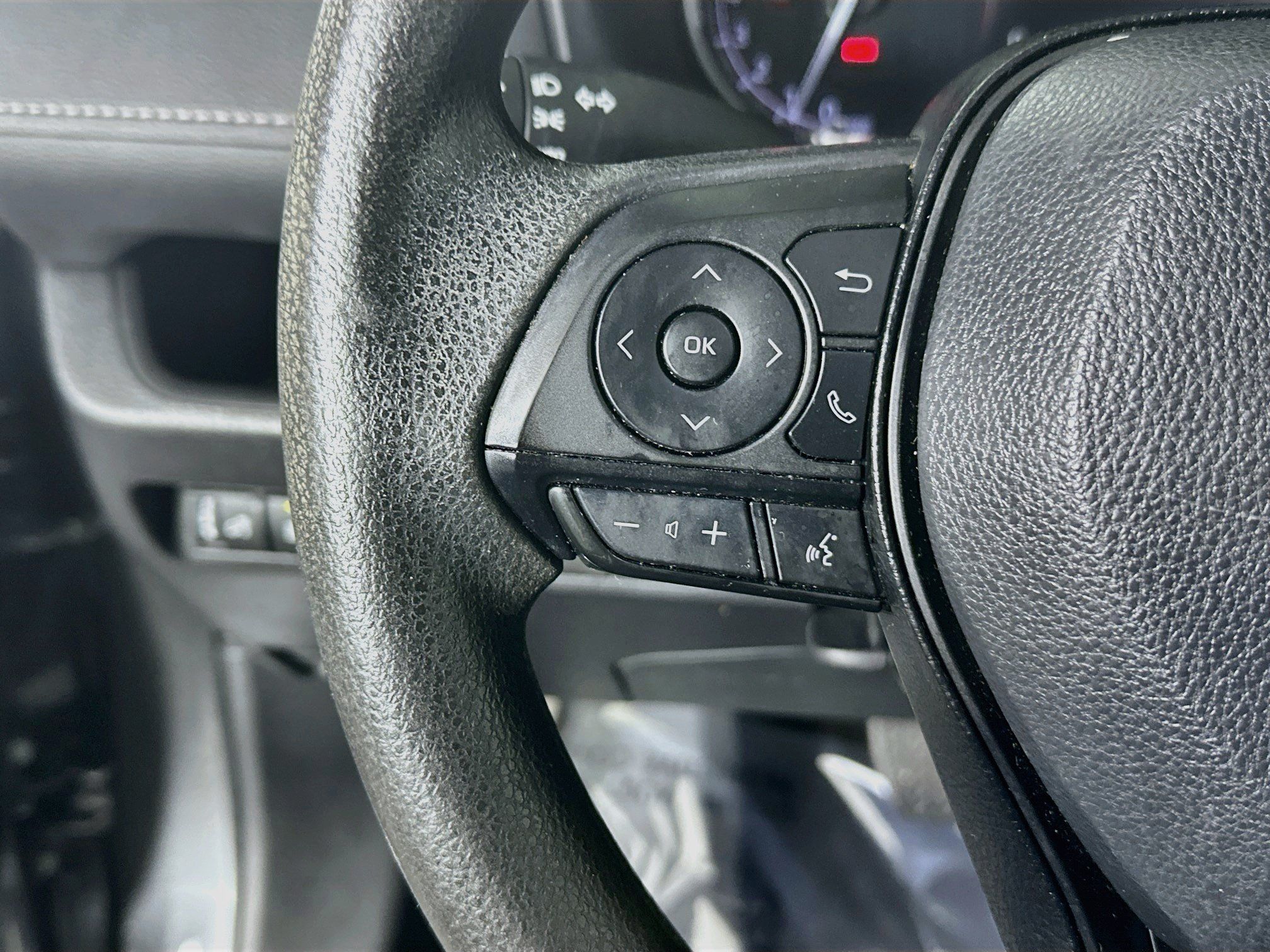 Used 2023 Toyota RAV4 XLE w/ Convenience Package FWD image 16