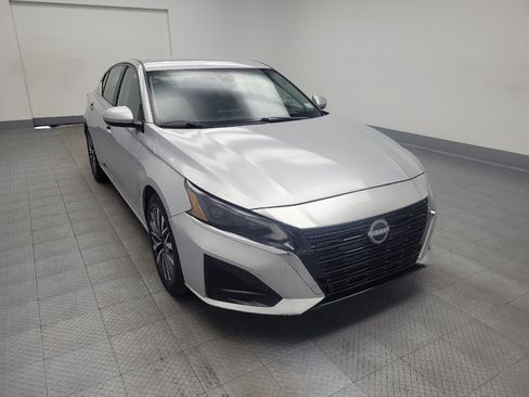 Used 2023 Nissan Altima 2.5 SV image 13