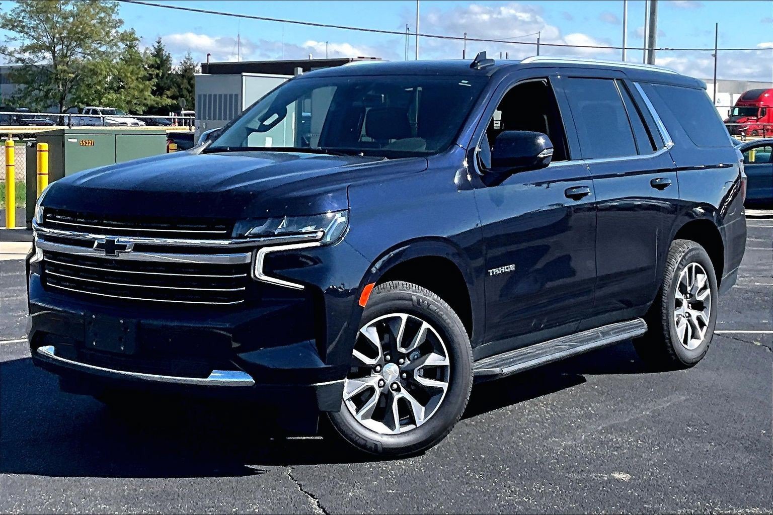 Used 2022 Chevrolet Tahoe LT w/ Luxury Package AWD/4WD image 8