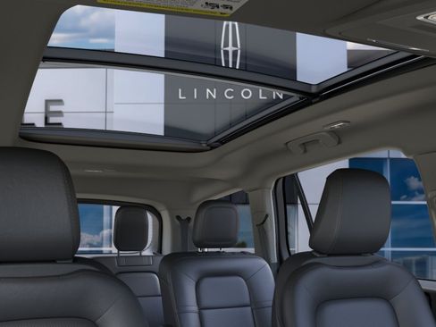 Used 2026 Lincoln Aviator AWD image 22