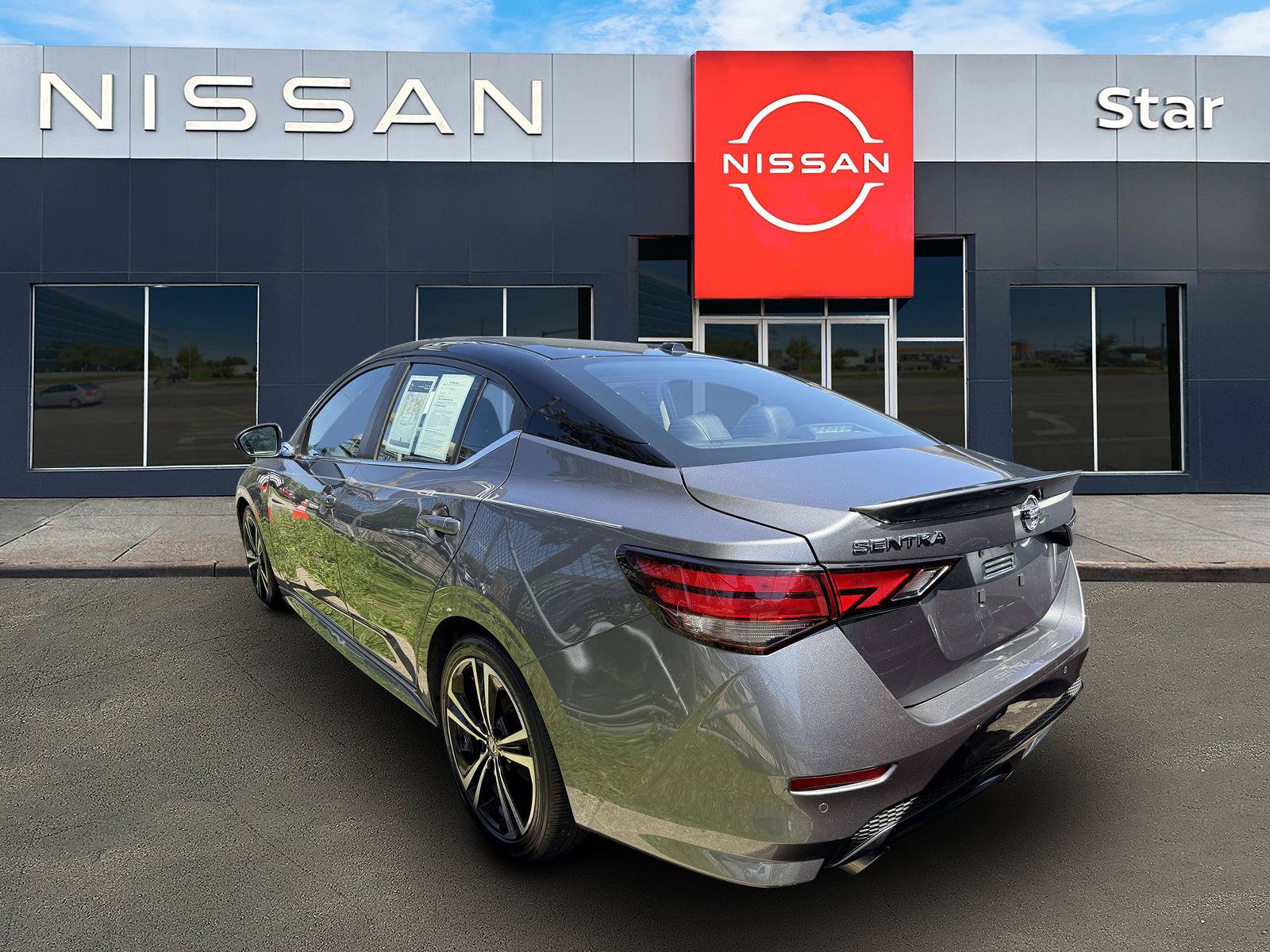Used 2023 Nissan Sentra SR w/ SR Premium Package FWD image 3