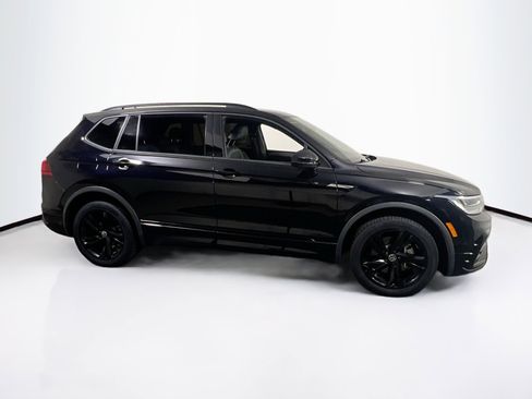 Used 2023 Volkswagen Tiguan SE R-Line AWD/4WD image 4