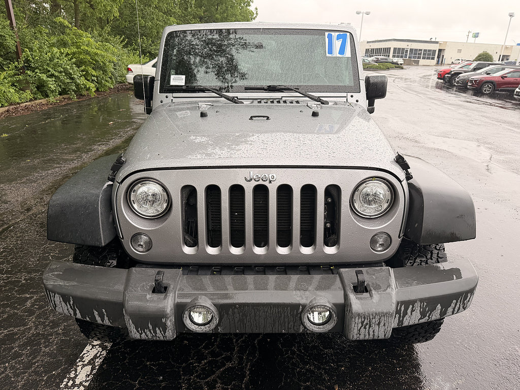 Used 2017 Jeep Wrangler Unlimited Rubicon w/ Connectivity Group AWD/4WD image 8