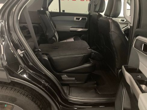 Used 2024 Ford Explorer XLT w/ Equipment Group 202A AWD/4WD image 41