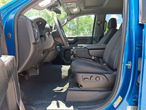 Used 2022 Chevrolet Silverado 1500 Custom Trail Boss AWD/4WD image 15
