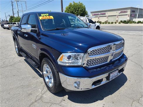 Used 2017 RAM 1500 Laramie w/ Convenience Group AWD/4WD image 2