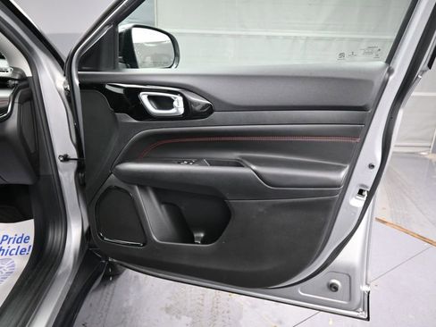 Used 2022 Jeep Compass Trailhawk w/ Trailhawk Elite Group image 19