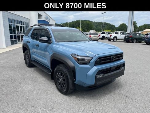 Used 2025 Toyota 4Runner SR5 AWD/4WD image 1