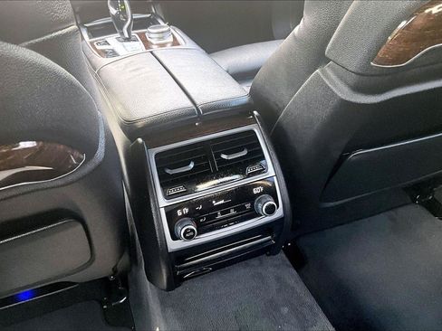 Used 2020 BMW 740i w/ M Sport Package RWD image 10