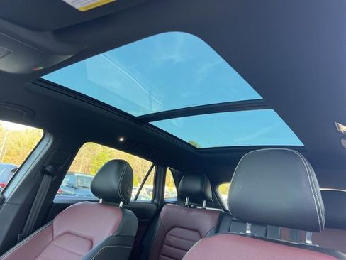 Used 2021 Volkswagen Atlas Cross Sport SEL Premium image 25