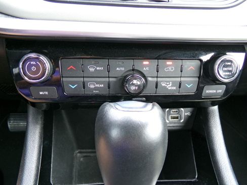 Used 2025 Jeep Compass Limited AWD/4WD image 11